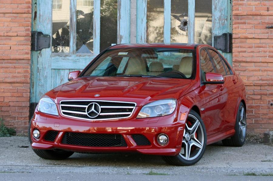  Mercedes-Benz C63 AMG Performance Pack 2011 года  (фото 28 из 39)